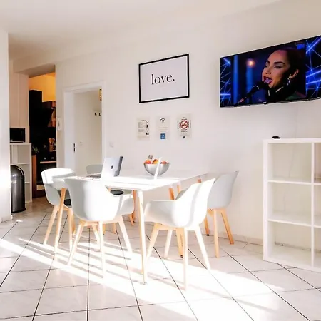 Janu-homes - 5 - 2 - 12 Betten - Boardinghouse Roemerstrasse شقة Runkel