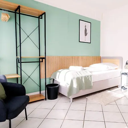 Janu-homes - 5 - 2 - 12 Betten - Boardinghouse Roemerstrasse شقة Runkel