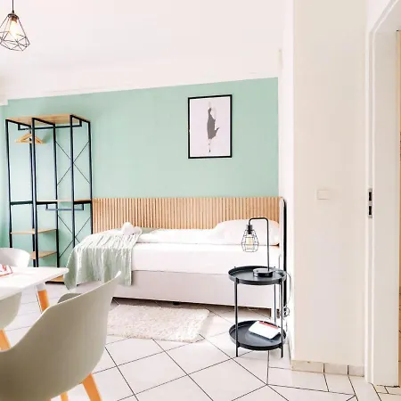 Janu-homes - 5 - 2 - 12 Betten - Boardinghouse Roemerstrasse * Runkel