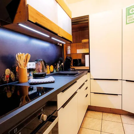 Janu-homes - 5 - 2 - 12 Betten - Boardinghouse Roemerstrasse * Runkel