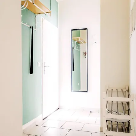 Janu-homes - 5 - 2 - 12 Betten - Boardinghouse Roemerstrasse شقة