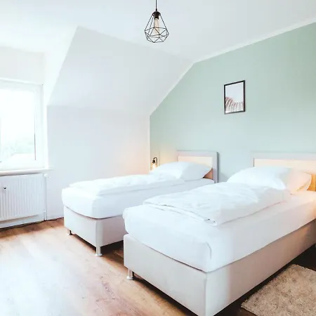 Janu-homes - 5 - 2 - 12 Betten - Boardinghouse Roemerstrasse Апартаменты Runkel